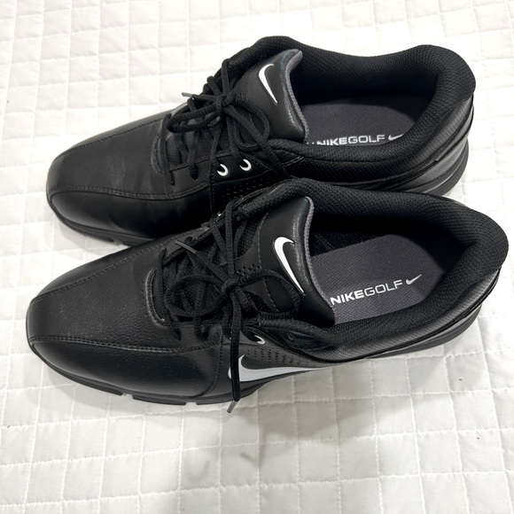 Nike Golf Shoes Black/White Size 9, pre-owned in excellent condition. - Picture 3 of 5